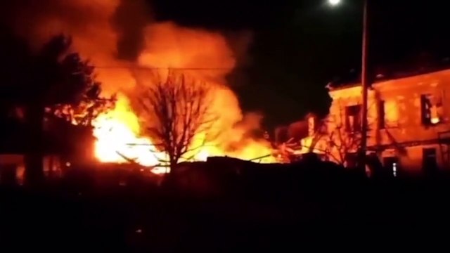 Continúan los ataques en edificios residenciales en Ucrania