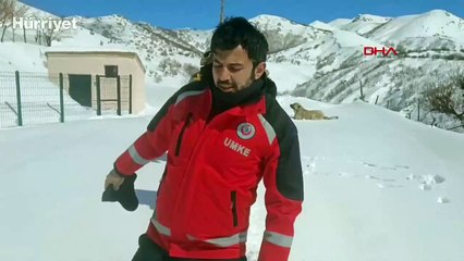 Jandarma, kanser hastasını sırtında helikoptere taşıdı