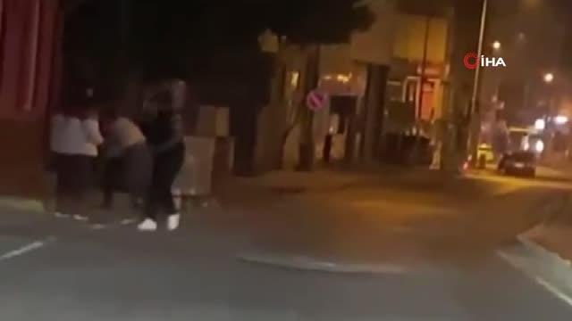 Yere yatırdıkları adamı tekme, tokat ve sopayla böyle dövdüler