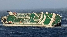 Otomobil taşıyan bir gemi İran açıklarında battı