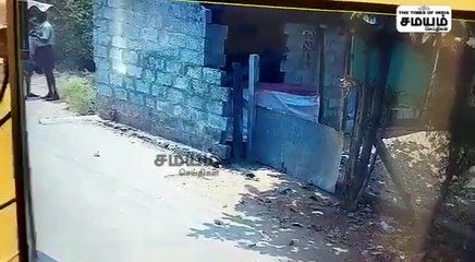 ஸ்கெட்ச் போட்டு பட்டப்பகலில் சேவல் திருடும் மர்ம நபர்கள்!