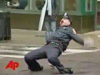 la police pète les plombs