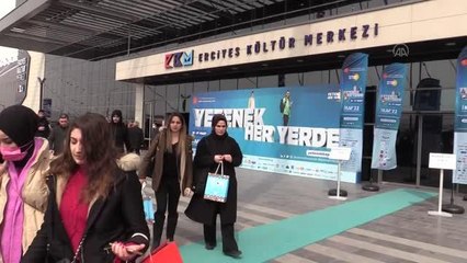 Düzenlenen İç Anadolu Kariyer Fuarı ziyaretçilerini ağırlıyor