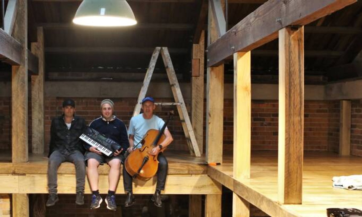 Artists collaborate for Acoustic Life of Sheds concert