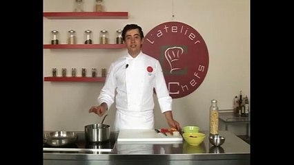 L'atelier des Chefs : pêches pochées à la verveine