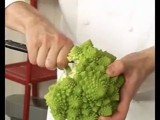 L'atelier des Chefs : sauté d'agneau aux pignons et chou romanesco