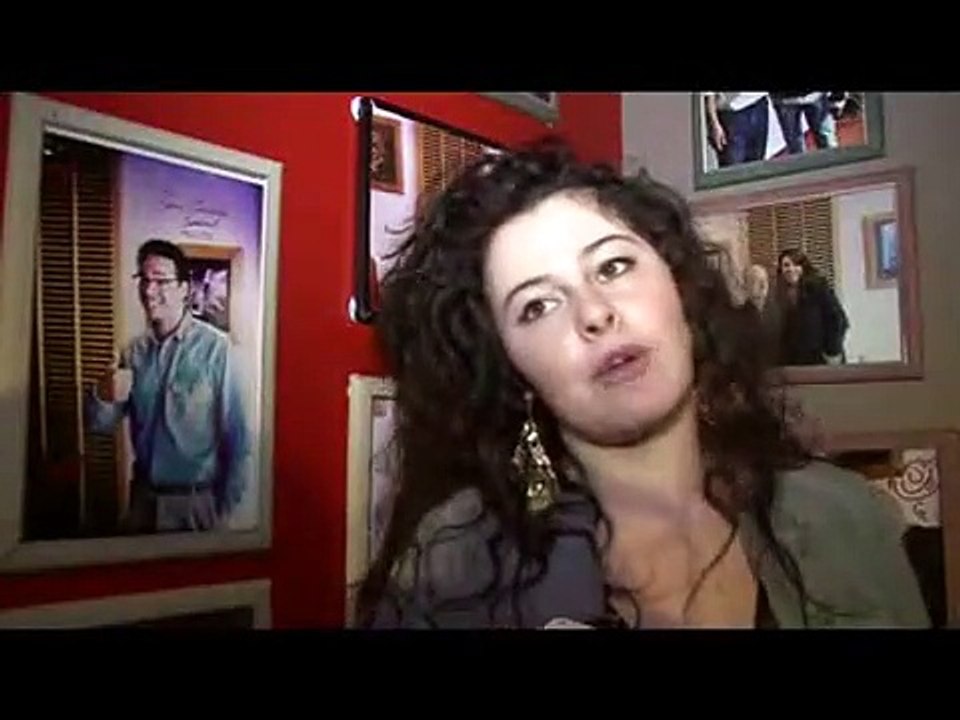 Kahina Mekdem, blogueuse au Bondy blog: "Faire disparaitre les talons qui font mal aux pieds"