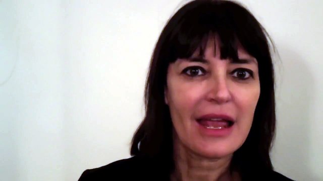 Véronique Gassia: Des cours pour apprendre aux petites filles à se faire respecter