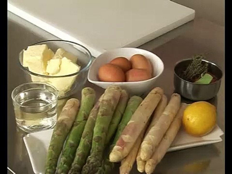 Grosses asperges vertes et blanches, sauce hollandaise