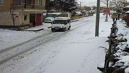 8 yaşındaki çocuğa köpek saldırısı kamerada