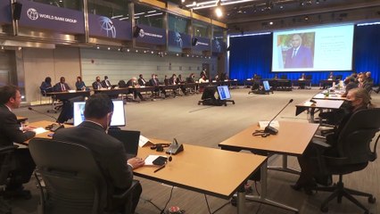 Echange entre le Premier ministre Patrick Achi, Gregory Meeks et L'Atlantic Council