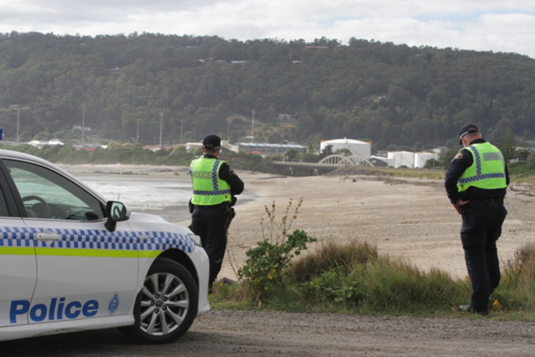 Acting Inspector Tony Stewart discusses South Burnie manhunt