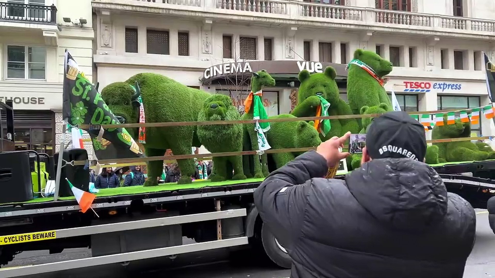 ⁣☘️St Patrick's Day Parade in London 2022London Parade Walk [4K HDR]