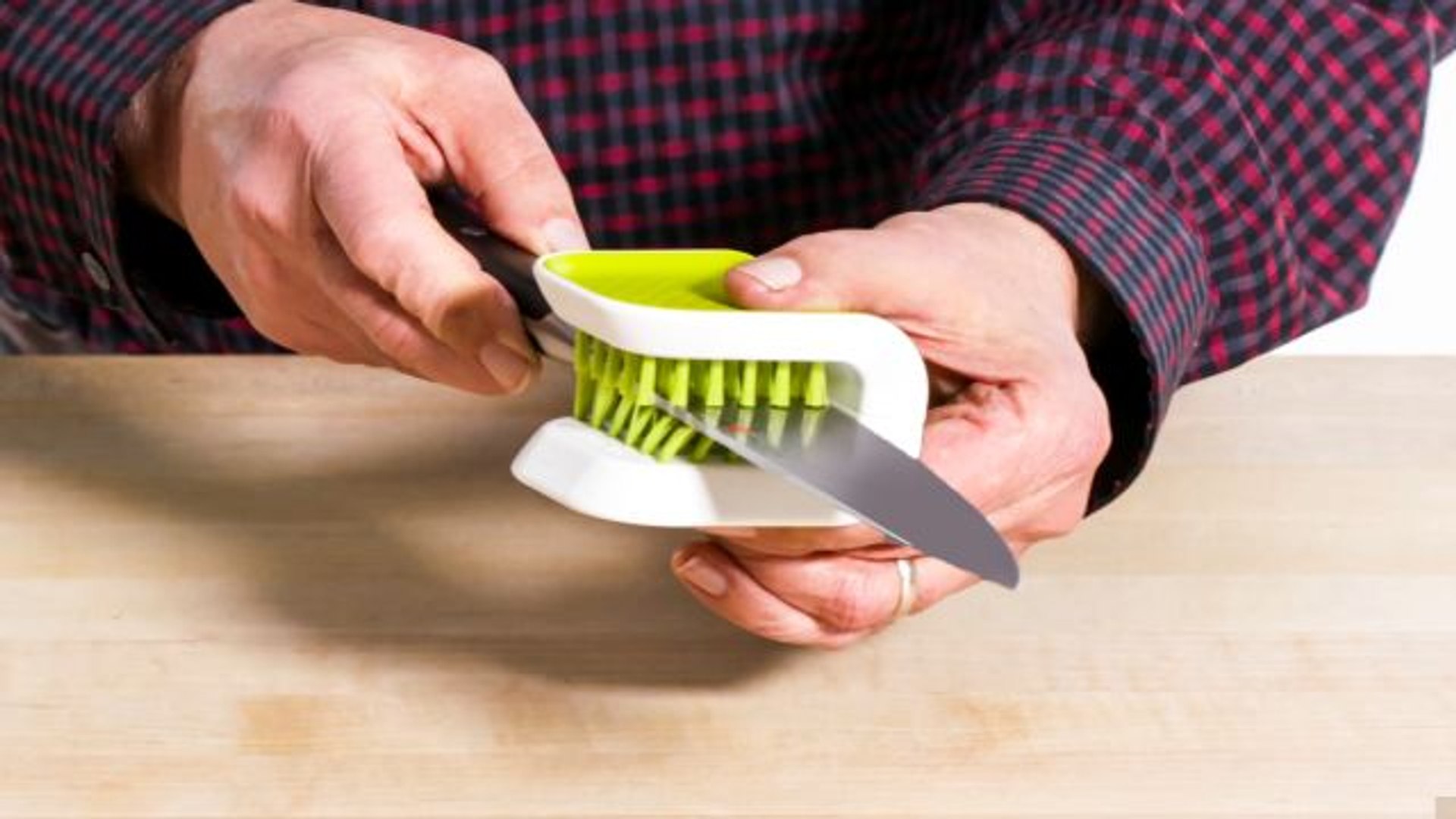 Watch 5 Breakfast Kitchen Gadgets Tested by Design Expert