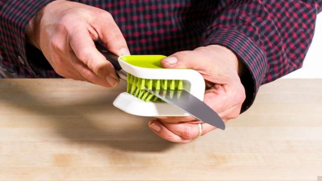 5 Cleaning Kitchen Gadgets Tested By Design Expert