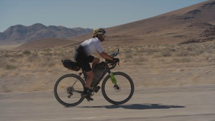 Stéven Le Hyaric a traversé le désert namibien - Adrénaline - Aventure