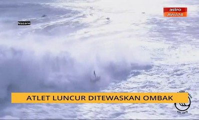 Atlet luncur ditewaskan ombak