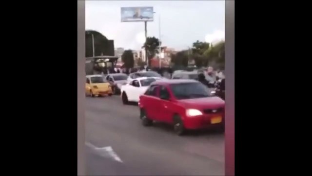 Ce conducteur impatient va regretter sa petite accélération