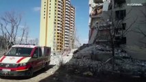 Ucraina, si cercano sopravvissuti al teatro bombardato a Mariupol