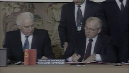 ما هي اتفاقية وارسو التي يستند إليها بوتين للهجوم في أوكرانيا؟