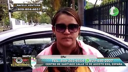 Pobre mujer Le roban el motor frente al palacio de justicia
