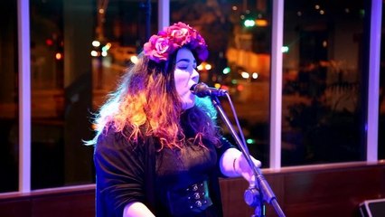 ILLAWARRAMERCURY KidzWish Christmas In July with Sweet Home Chicago. Video by Greg Ellis