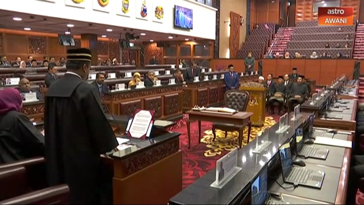 Majlis Angkat Sumpah 6 Ahli Dewan Negara (Senator) Baharu
