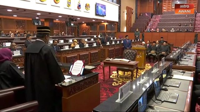 Majlis Angkat Sumpah 6 Ahli Dewan Negara (Senator) Baharu