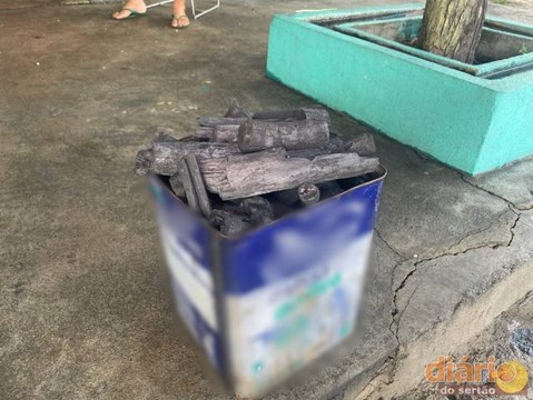 Famílias carentes sofrem com aumento do botijão de gás e recorrem ao carvão em Cajazeiras