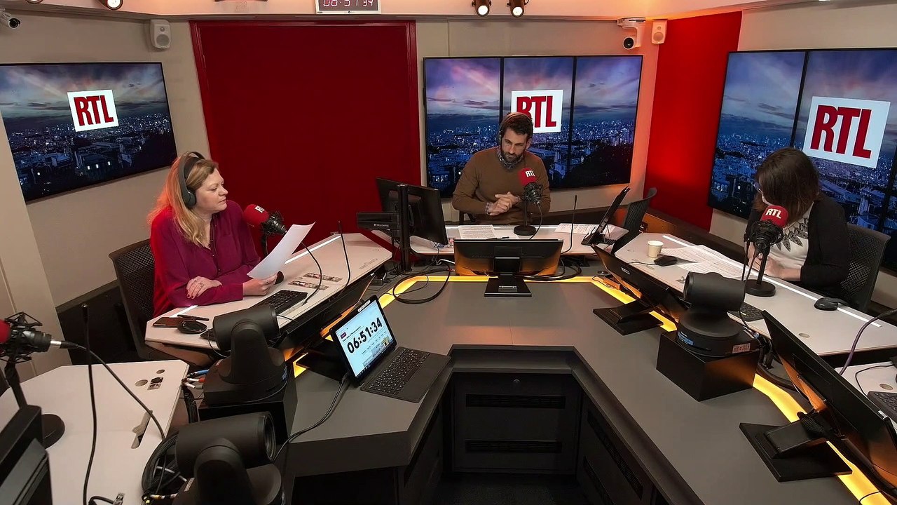 Présidentielle 2022 : le programme d'Emmanuel Macron, "du copier-coller" de la droite