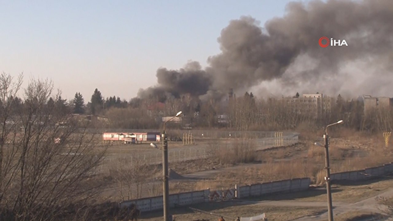 Rusya Lviv’de havalimanını vurdu