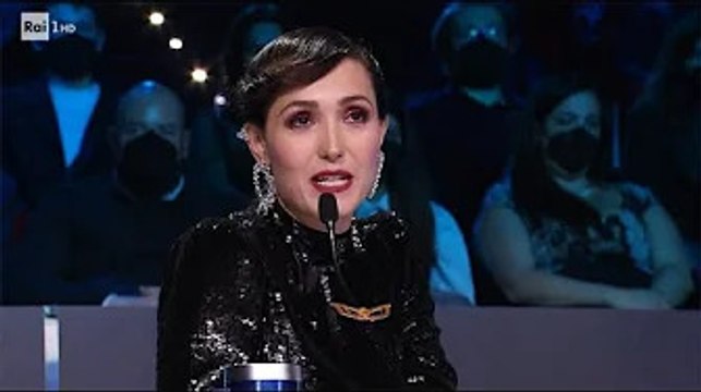 Questa sera in televisione: l'ultima puntata di Più forti del destino sfida Il cantante mascherato C