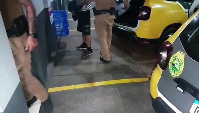 PM recupera produtos furtados antes de proprietários se darem conta do crime; dois indivíduos foram presos