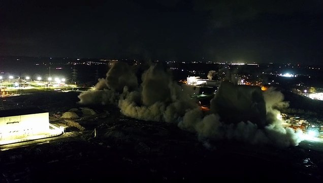 Watch moment final cooling towers at Ferrybridge Power Station are demolished