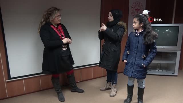 Bir annenin en mutlu anı... İşaret dili öğrendi, 10 yıl sonra ilk defa kızım dedi