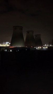 Ferrybridge cooling towers are demolished