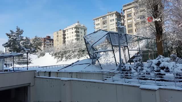 Kar Samsun'u etkisi altına aldı... Vatandaşlar karlı yollarda yürümekte güçlük çekti