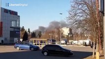 Las bombas rusas alcanzan el aeropuerto de Lviv, a 70 kilómetros de Polonia