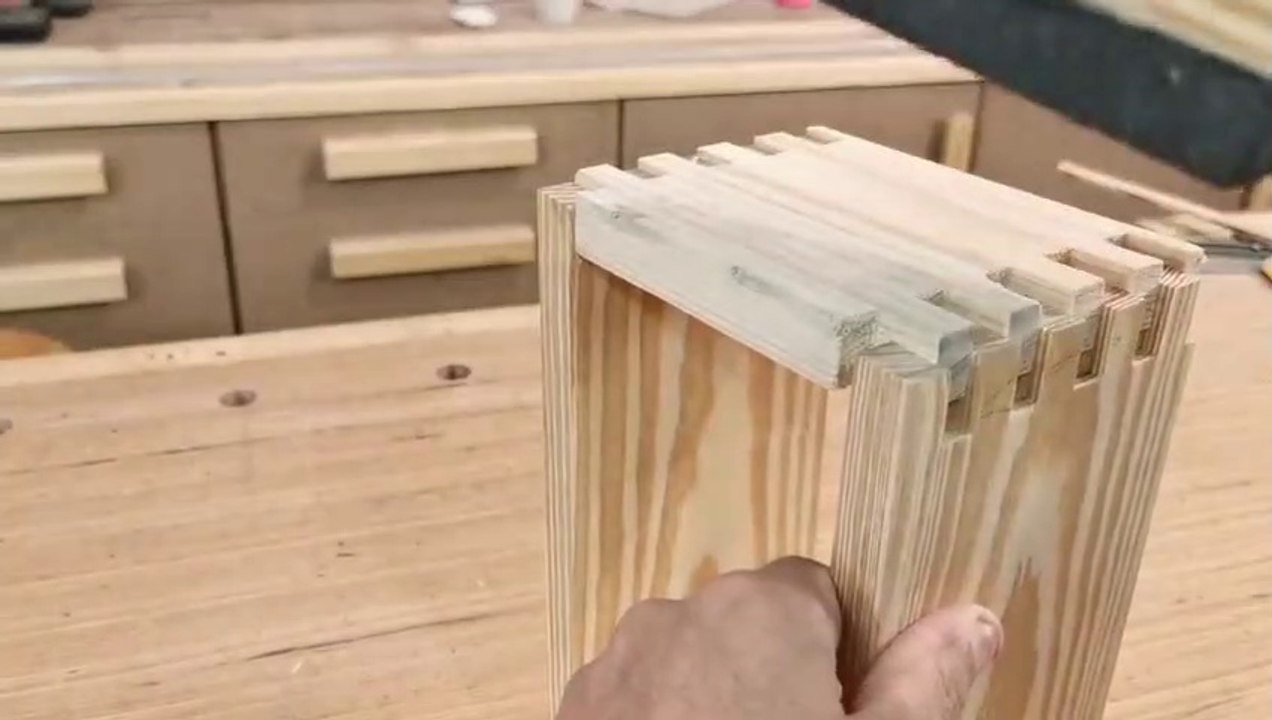 عالم النجاره والديكور..... كيف تصنع التعاشيق المنتظمة بكل سلاسة