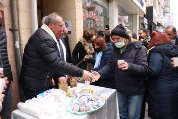 Muharrem İnce, Yalova'da üzüm hoşafı ve ekmek dağıttı