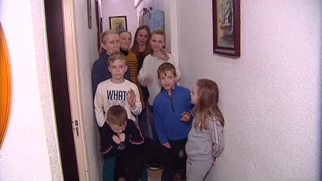 Victoria ha acogido a cinco familiares de Ucrania en sesenta metros cuadrados