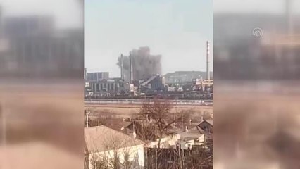 Ukrayna'da bir fabrikanın Rus güçleri tarafından vurulma anı