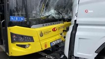 Sancaktepe'de tır ile İETT otobüsü kafa kafaya çarpıştı: 1 yaralı