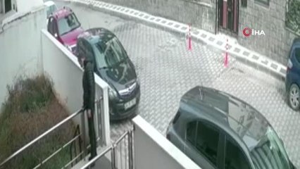 Ümraniye'de apartman korkuluklarını sökerek çalan hırsız kamerada