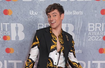 Tom Daley makes "willy warmers" for his friends