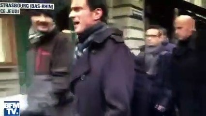 Manuel Valls : Enfariné en pleine rue à Strasbourg