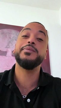 Slimane interrompu par sa fille en plein petit-déjeuner