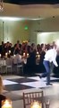 Public Buzz : De jeunes mariés réalisent à merveille la danse finale de Dirty Dancing