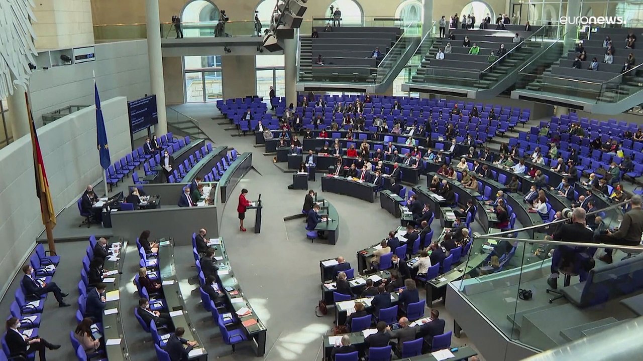 Trotz Rekordzahlen und Länderkritik: Bundestag schafft fast alle Corona-Regeln ab