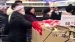 لقطات متداولة تظهر اقبال كبير من مواطنين في روسيا  علىً شراء السكر خوفا من ارتفاع اسعاره